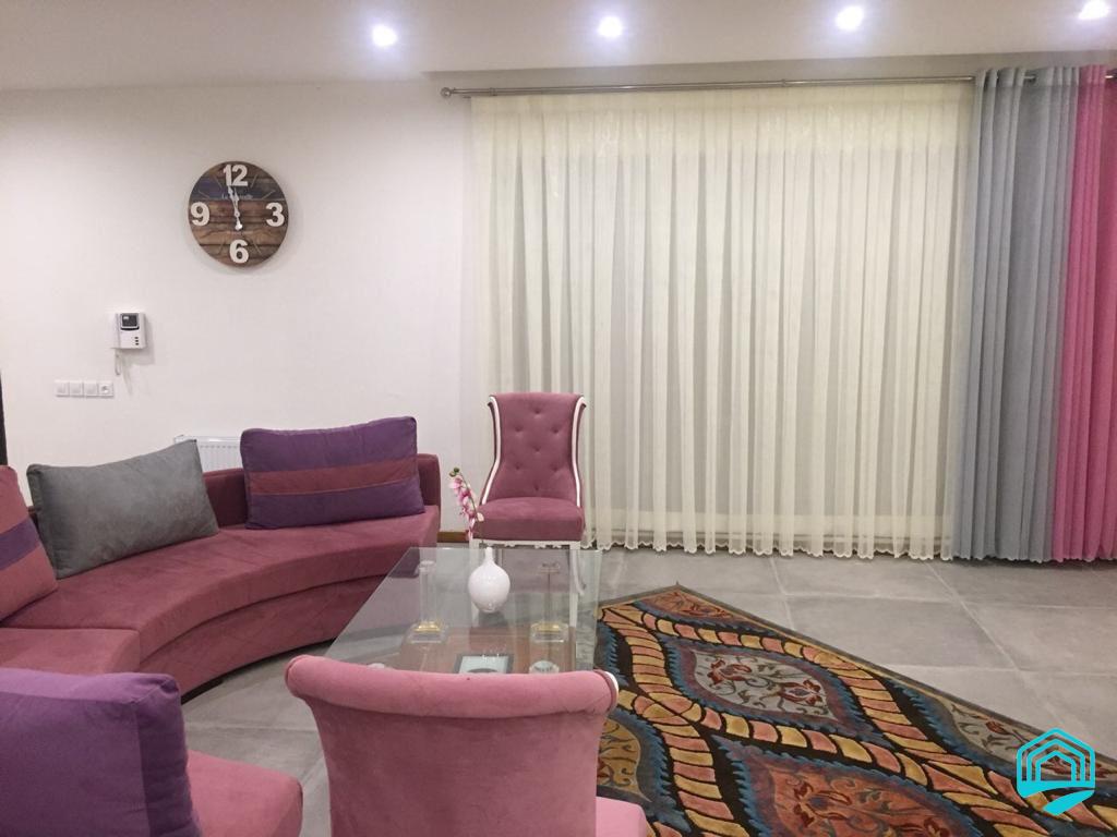 اجاره روزانه ویلای مبله  سه خواب واقع در سرخرود