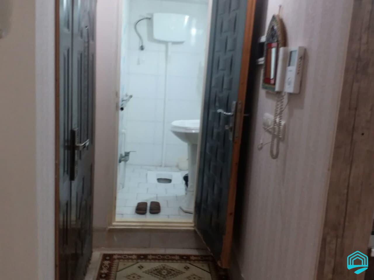 دارای سرویس بهداشتی ایرانی و فرنگی- دوخوابه
