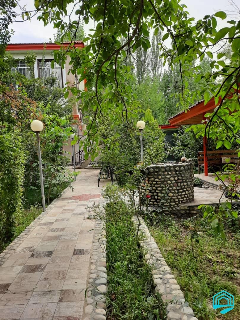 ویلای جنگلی استخردار  باغ بهادران 