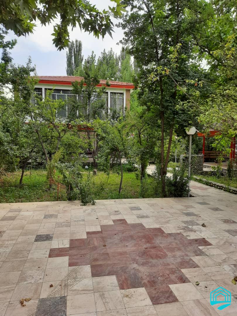 ویلای جنگلی استخردار  باغ بهادران 