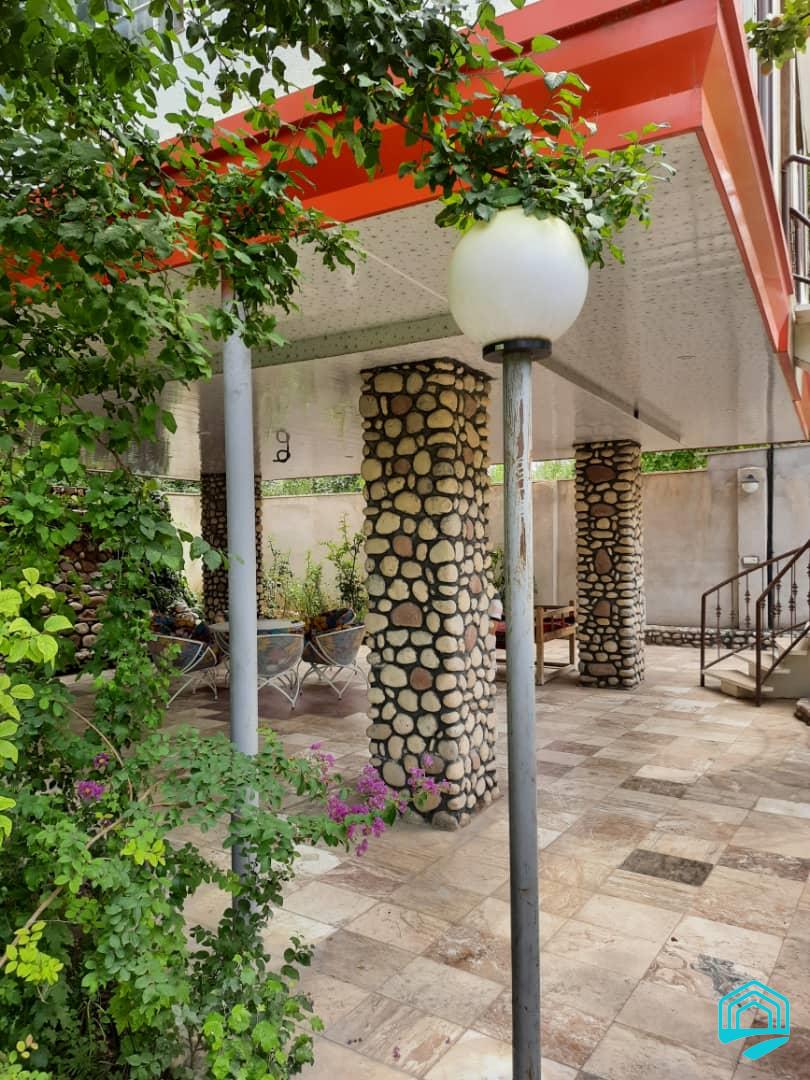 ویلای جنگلی استخردار  باغ بهادران 