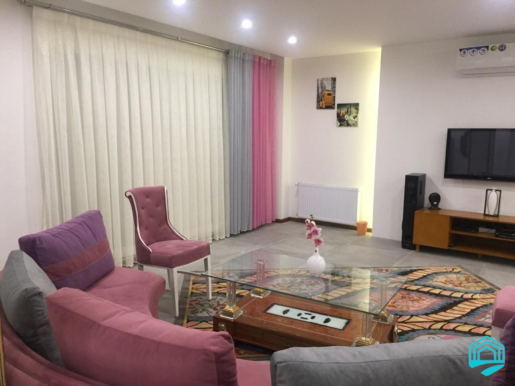 اجاره روزانه ویلای مبله  سه خواب واقع در سرخرود