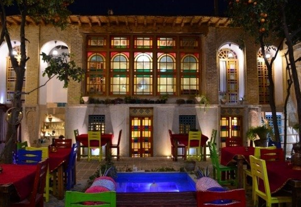 عمارت هفت رنگ